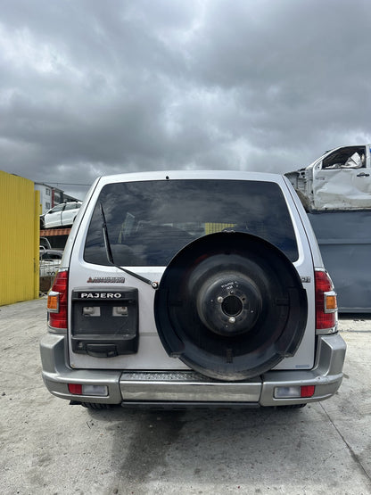 2000 Mitsubishi Pajero 6G74 LP4530 WRECKING FOR PARTS ONLY