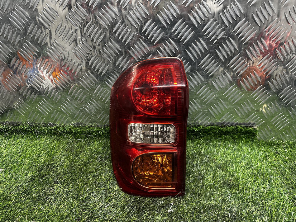 2005 Toyota RAV4 A20 - Left Taillight PN: ICHIKOH 42-32