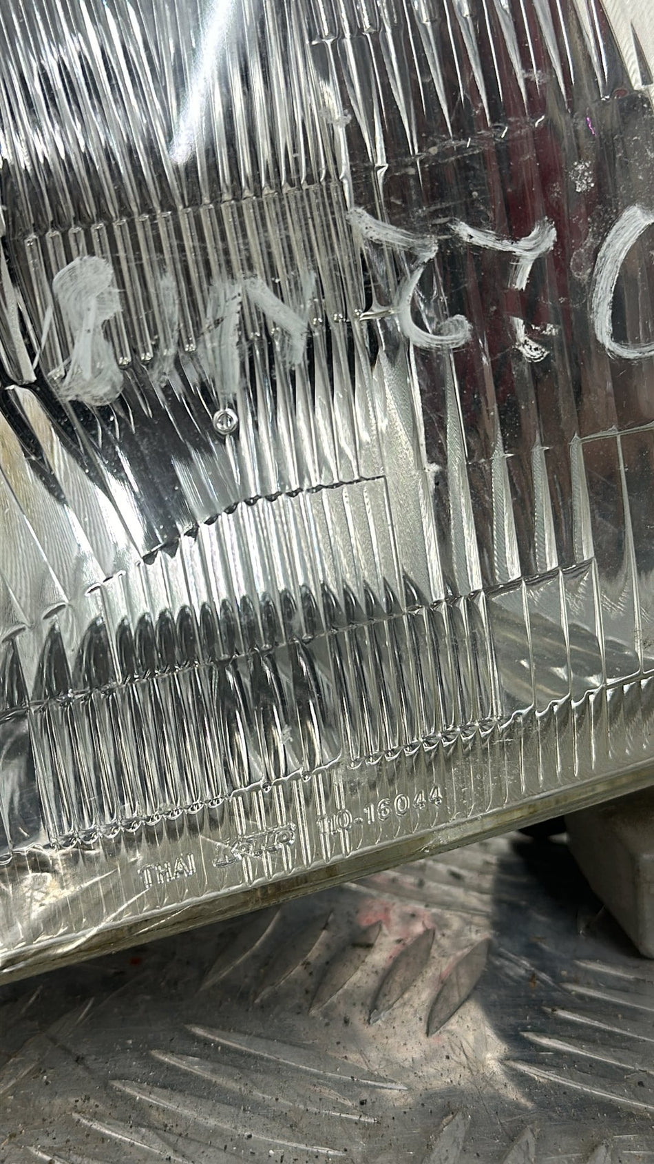 1998-2000 Nissan Navara- Left Headlight PN: Koito 110-16044