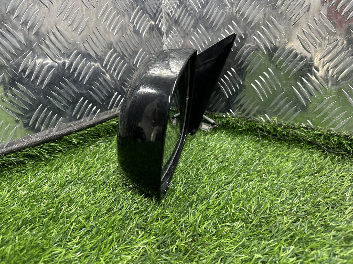 2010-2015 Toyota Hilux- Left Door Mirror PN: 3 WIRE TYPE