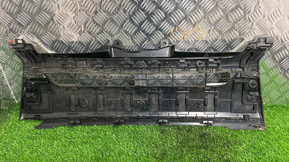 2010-2014 Toyota Hiace- Grille PN: 53100-26370