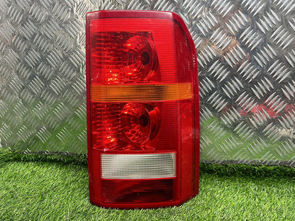 2004 - 2010 Land Rover Discovery Right Taillight STAP 2F2R