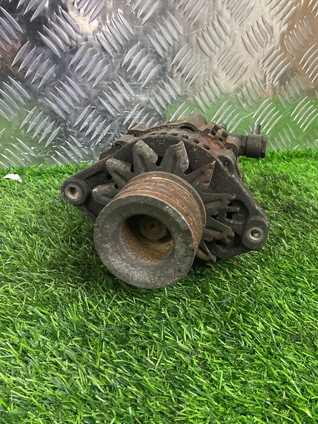 Isuzu Elf Alternator 3.0L  4JH1
