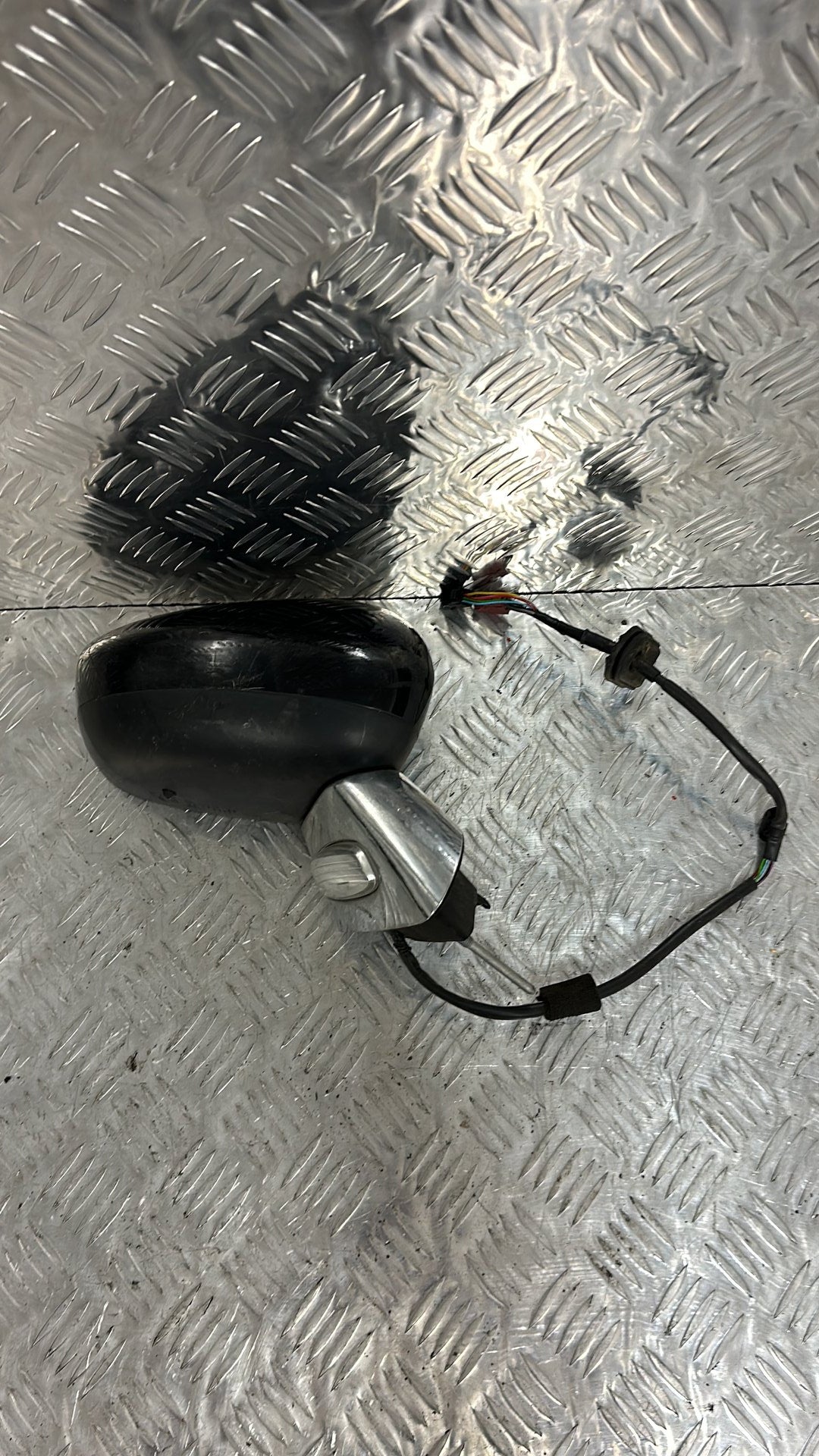 2010-2015 Citroen DS3- Right Door Mirror PN: 2 PLUG (5 WIRE & 6 WIRE)