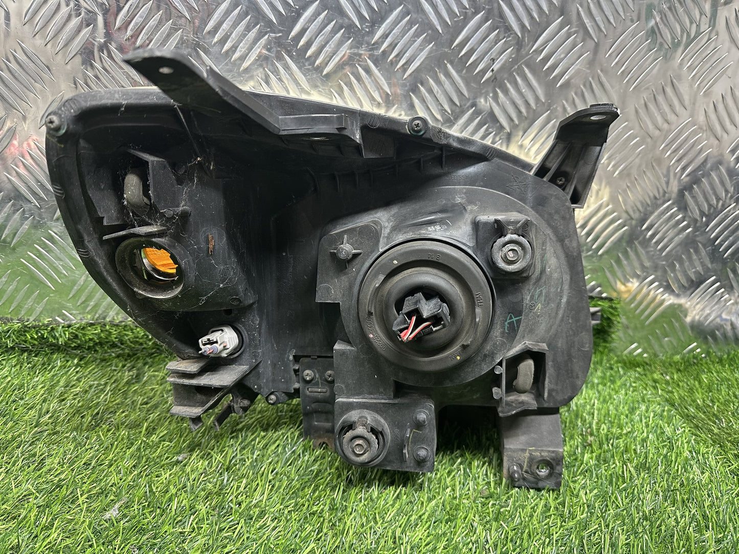 2006-2011 Mazda BT-50 UN- Left Headlight PN: KOITO 100-16680