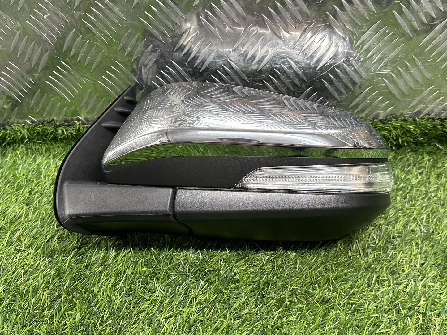 2015-2023 Toyota Hilux- Left Door Mirror PN: 5 WIRE TYPE