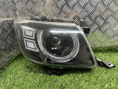 2010-2015 Toyota Hilux- Right Headlight PN: