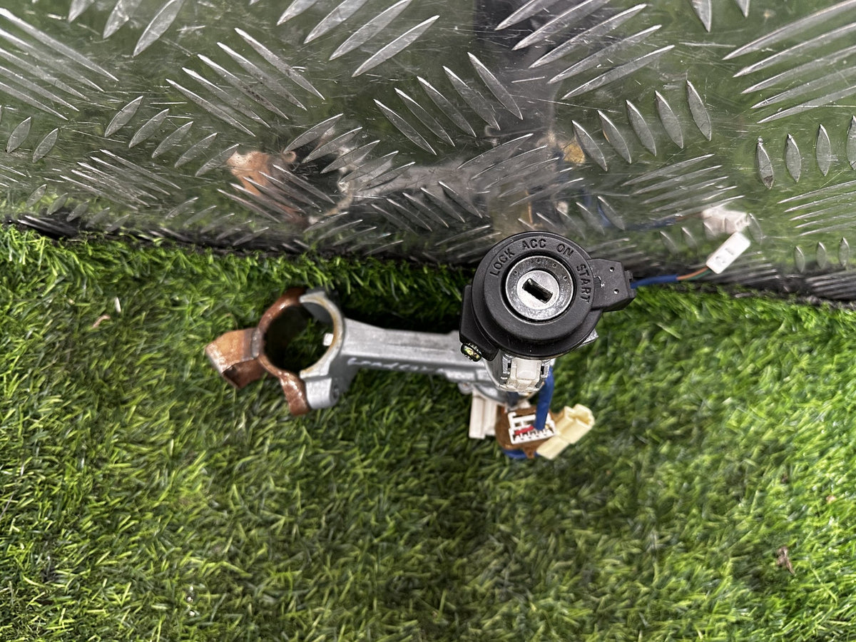 1996-2002 Toyota Land Cruiser Prado - Ignition Barrel PN: 45020-60-11
