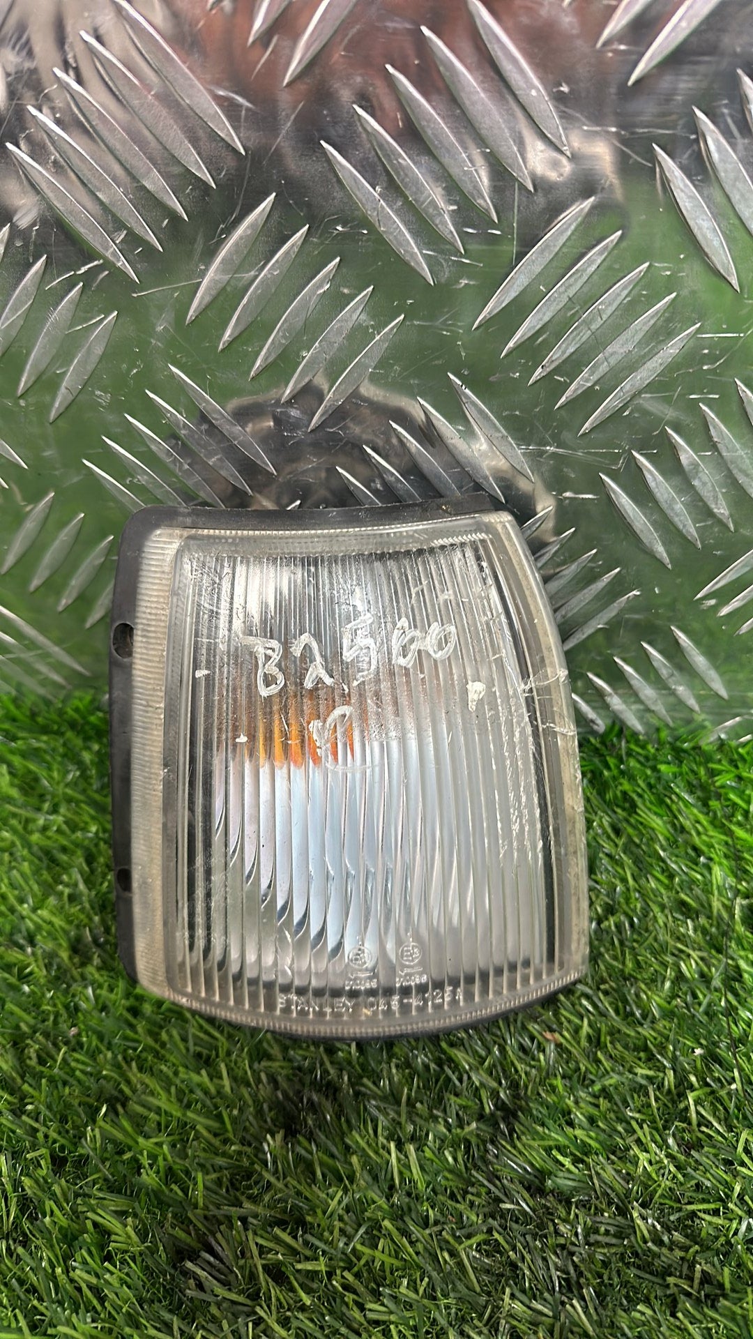 1996 - 1999 Ford Courier Right Indicator STANLEY 045-4125R