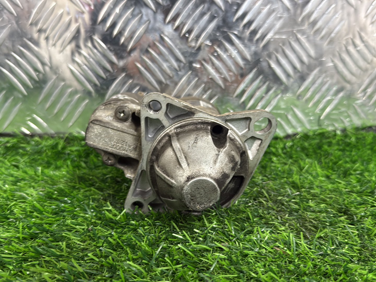 Mazda Bongo Van Starter Motor M000T80081A