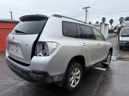 Now Wrecking: 2013 Toyota Highlander(2GR-J822761) – Parts Available