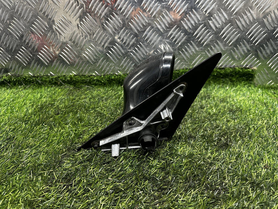2010 BMW 320i E90 - Right Door Mirror PN: 3 PINS