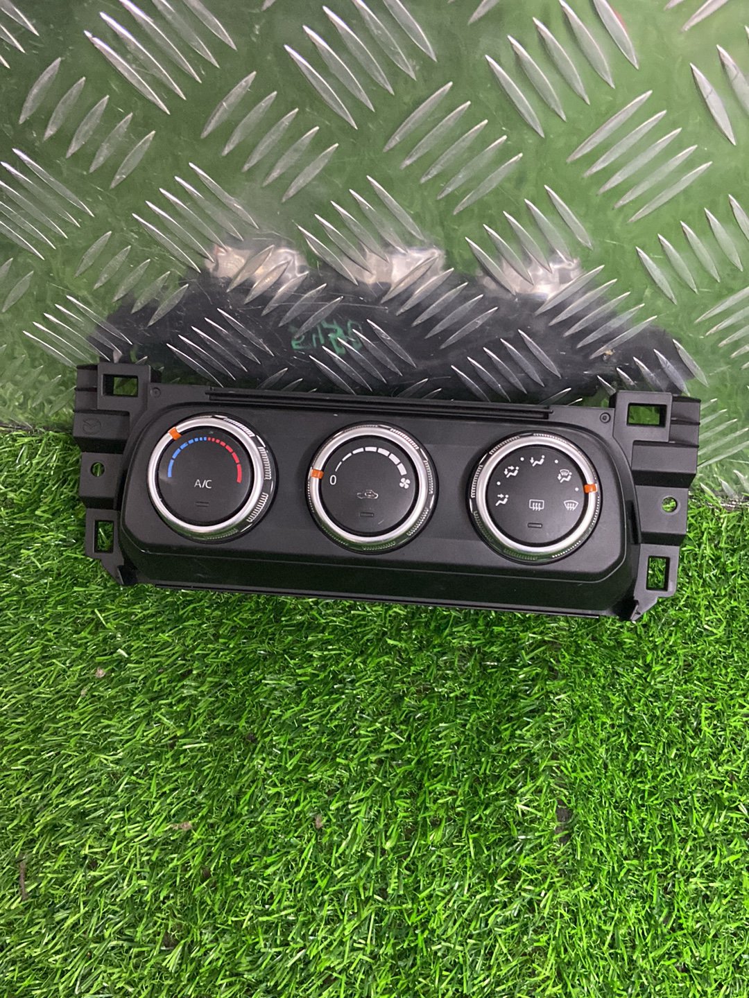 2017 - 2025 Mazda CX-5 Heater/AC Controls KB8N-61190-A