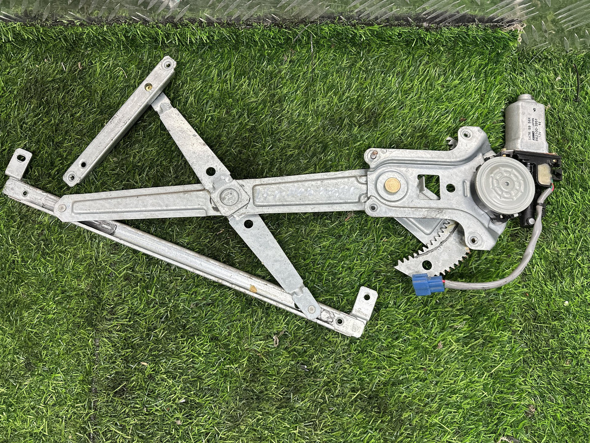 1999-2004 Nissan Vanette SK82 - Left Front Window Regulator/Motor PN: 2 PIN (862100-3951)