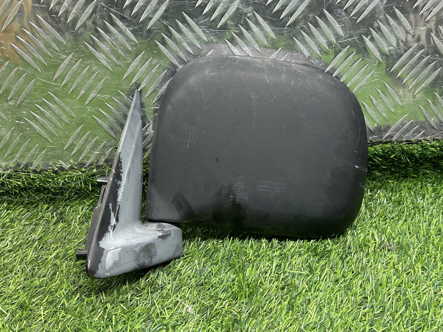 1990-2004 Toyota Hiace H100- Left Door Mirror PN: MANUAL