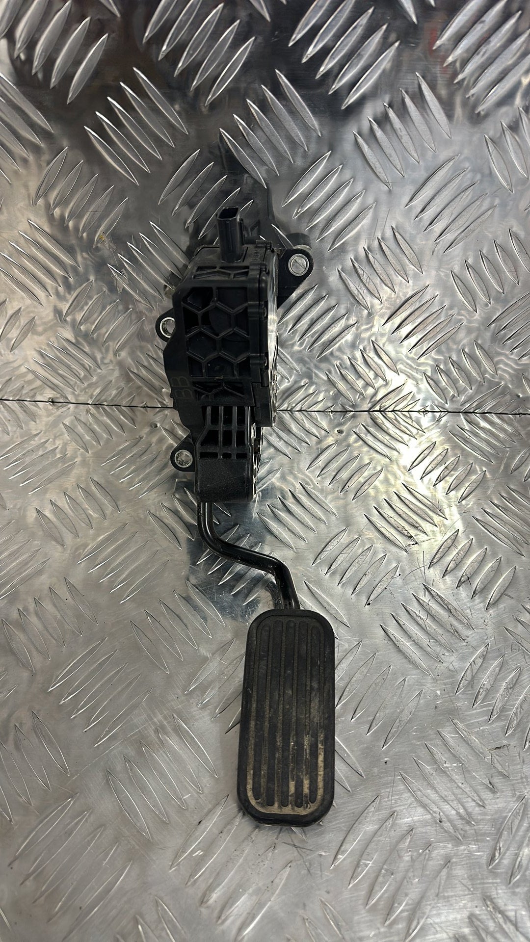 Toyota Corolla- Accelerator Pedal PN: 78110-12090
