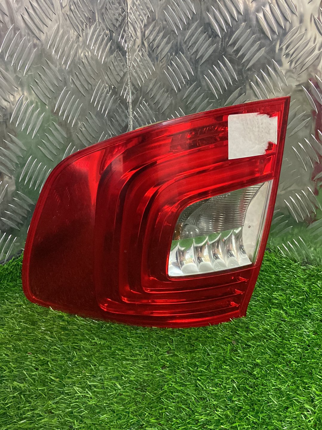 2008 - 2015 Skoda Superb Right Taillight 3T9945096B
