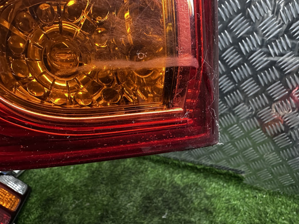 2005 Toyota RAV4 A20 - Left Taillight PN: ICHIKOH 42-32