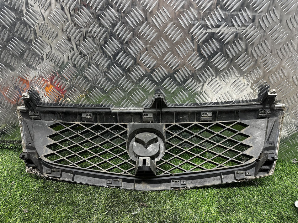 2006 Mazda Bongo Friendee SG - Grille PN: CHROME