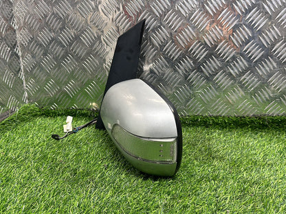 2001 - 2007 Toyota Noah Left Door Mirror 2 PLUG (5+2) WIRE TYPE