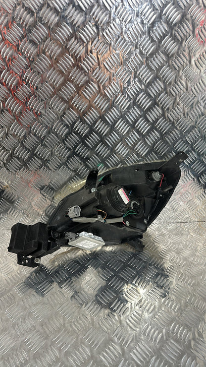 Mazda Verisa- Right Headlight PN: STANLEY P4514