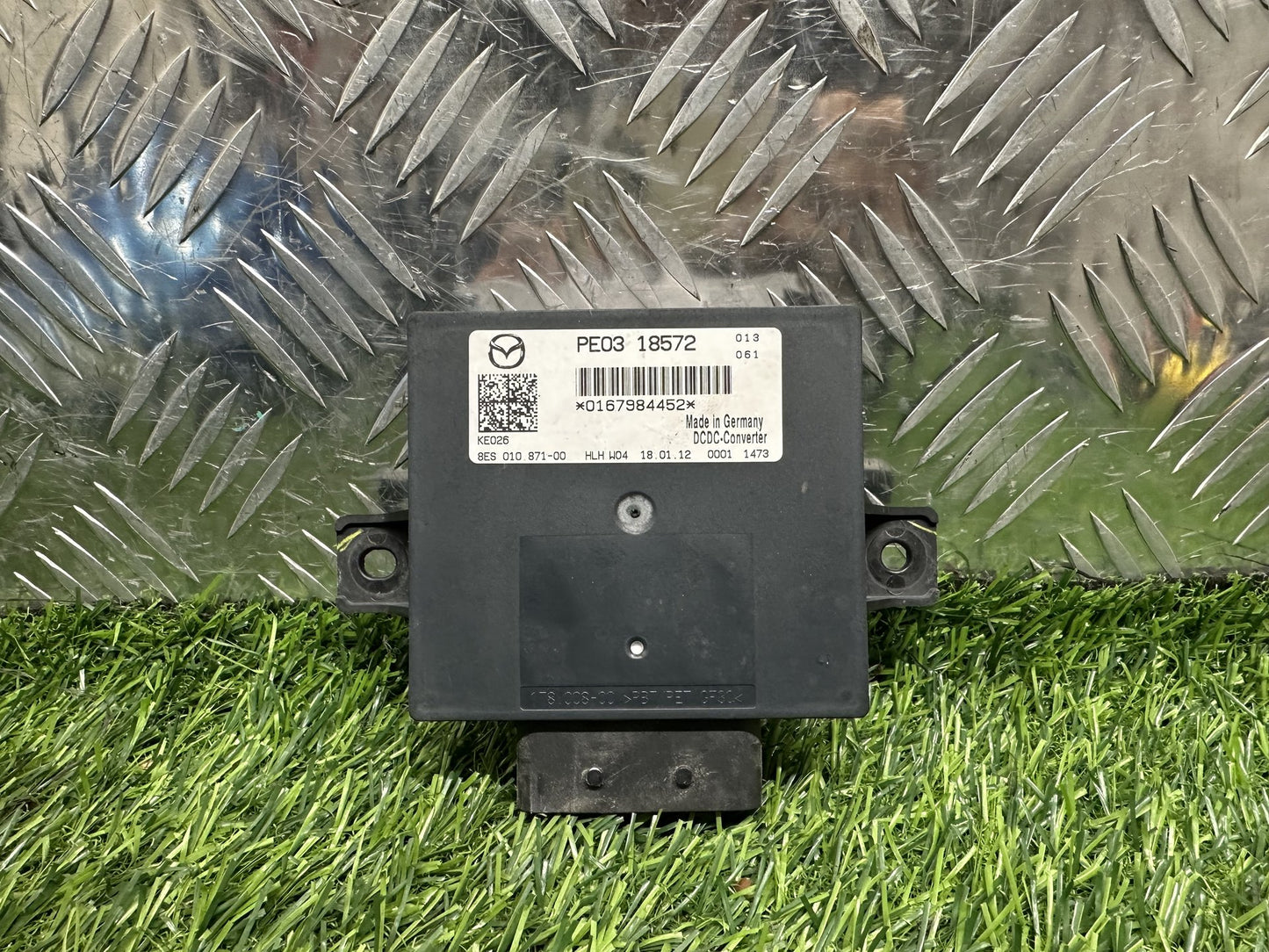 2008-2013 Mazda Axela BL- DC Converter Module PN: PE03 18572