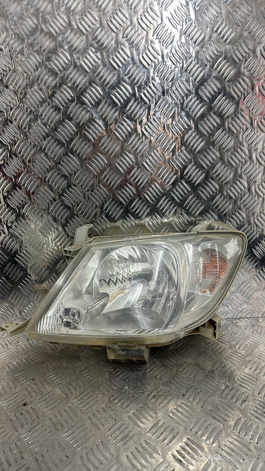 2008-2011 Toyota Hilux Left Headlight TOYOTA 0K-1