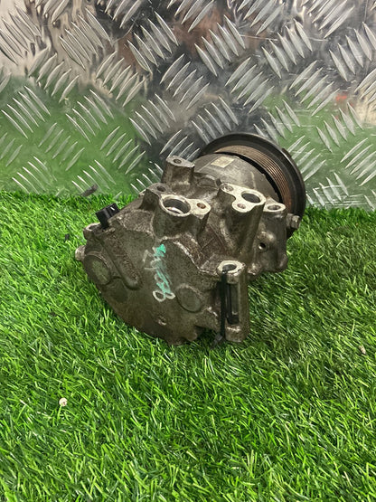 Toyota Hiace A/C Compressor 447260-0569
