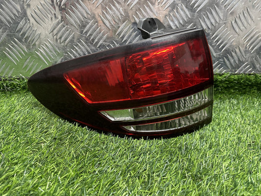 2000-2005 Toyota Estima R40- Left Taillight PN: ICHIKOH 28-169