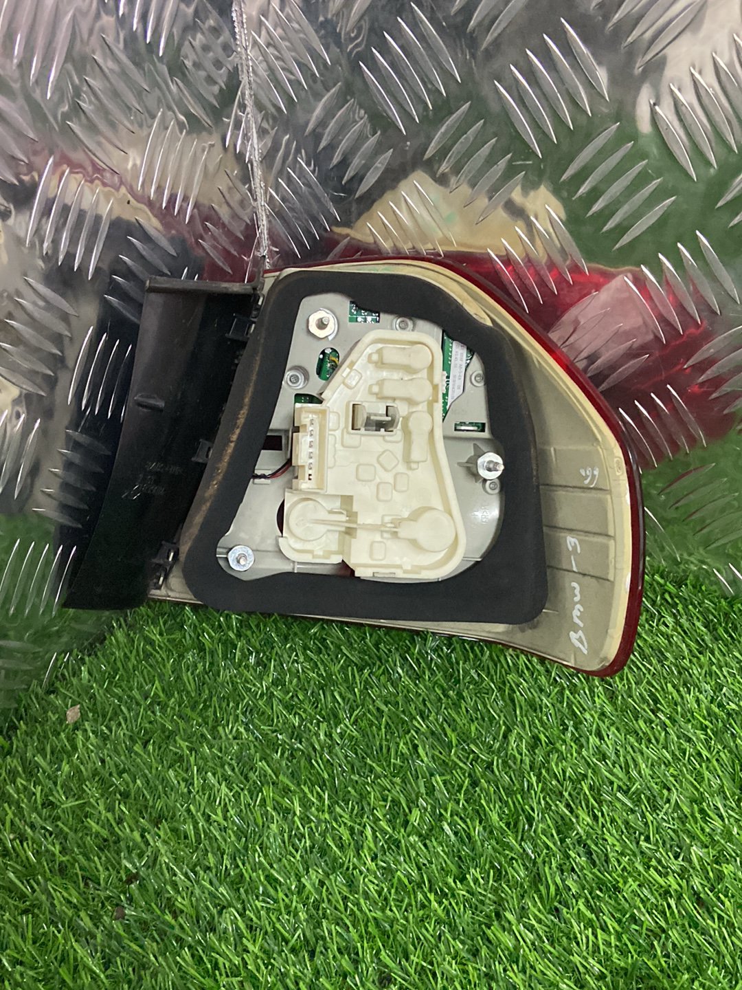 2004 - 2011 BMW 320i Left Taillight 7289425