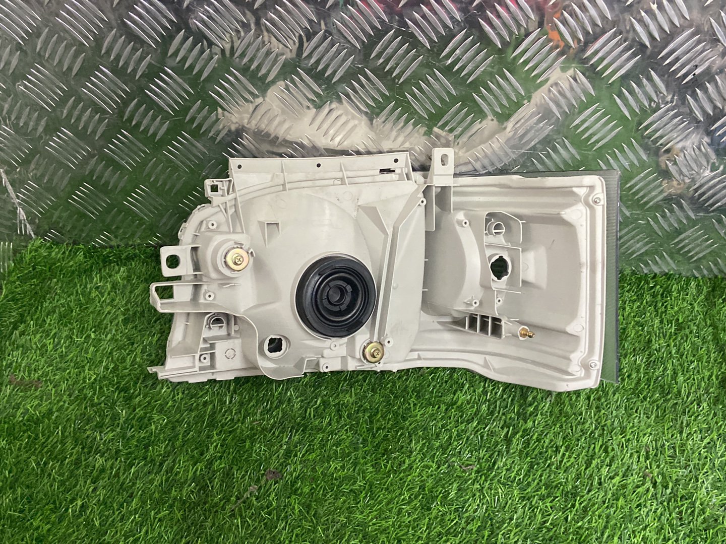 2005 - 2009 Toyota Hiace Right Headlight MX-200