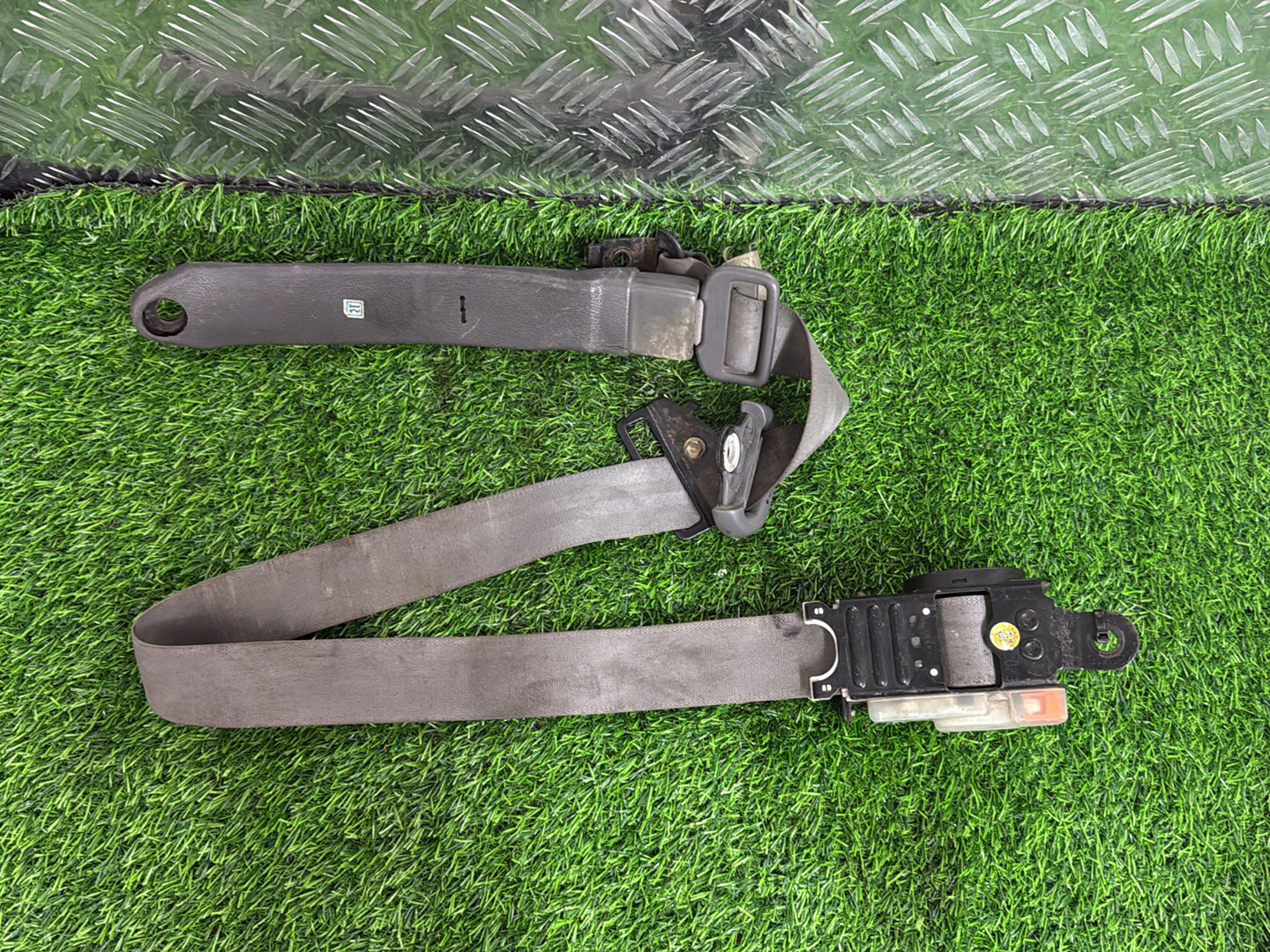 1990 - 1995 Toyota Hilux Surf Left Front Seat Belt TK-A95-F951
