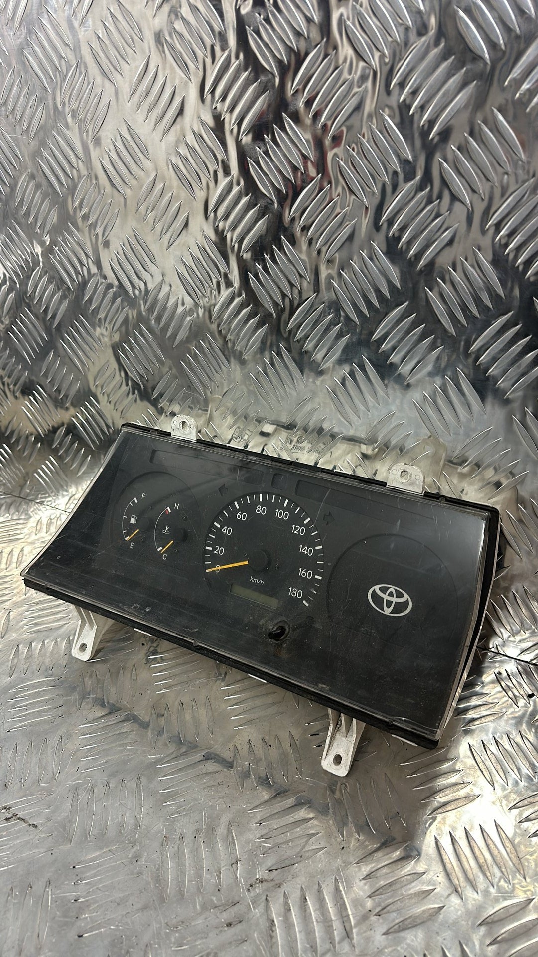 1995-2004 Toyota Hiace Instrument Cluster 83800-26280