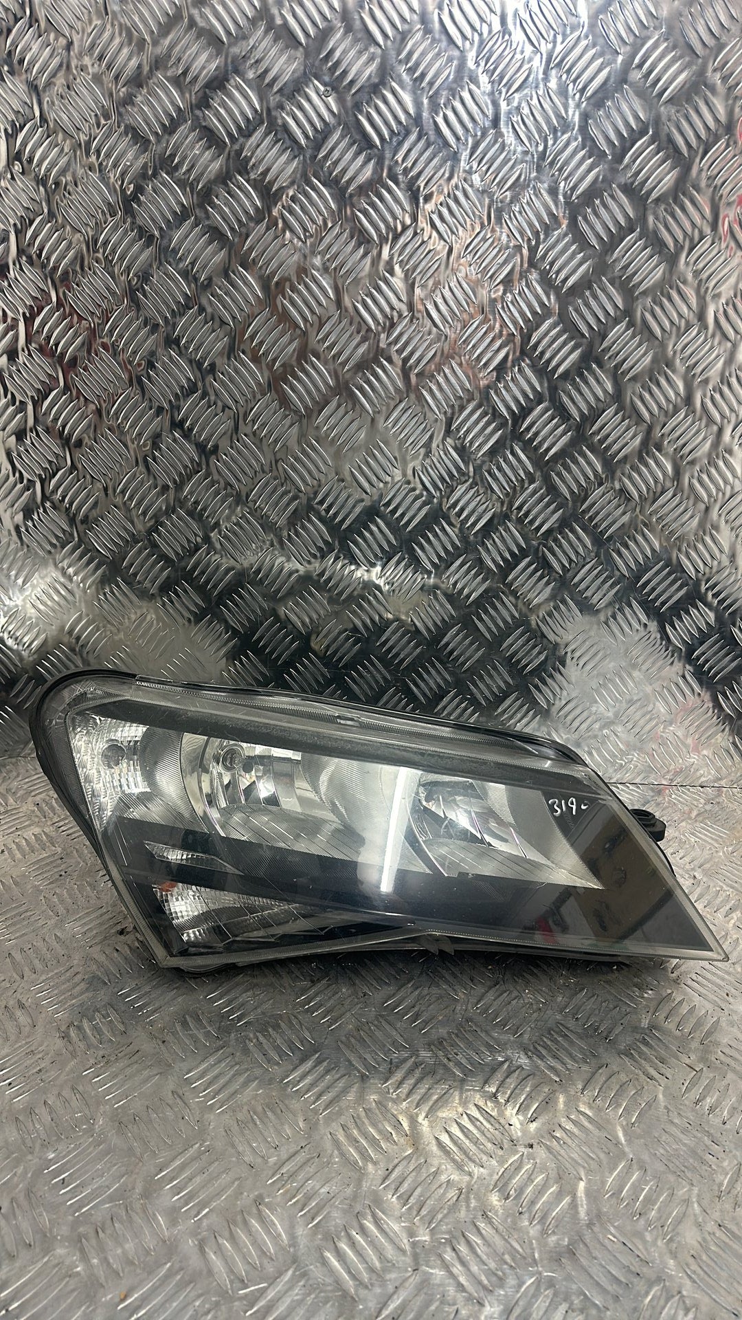 2015-2025 Skoda Superb 3V3- Right Headlight PN: 3V2 941 016