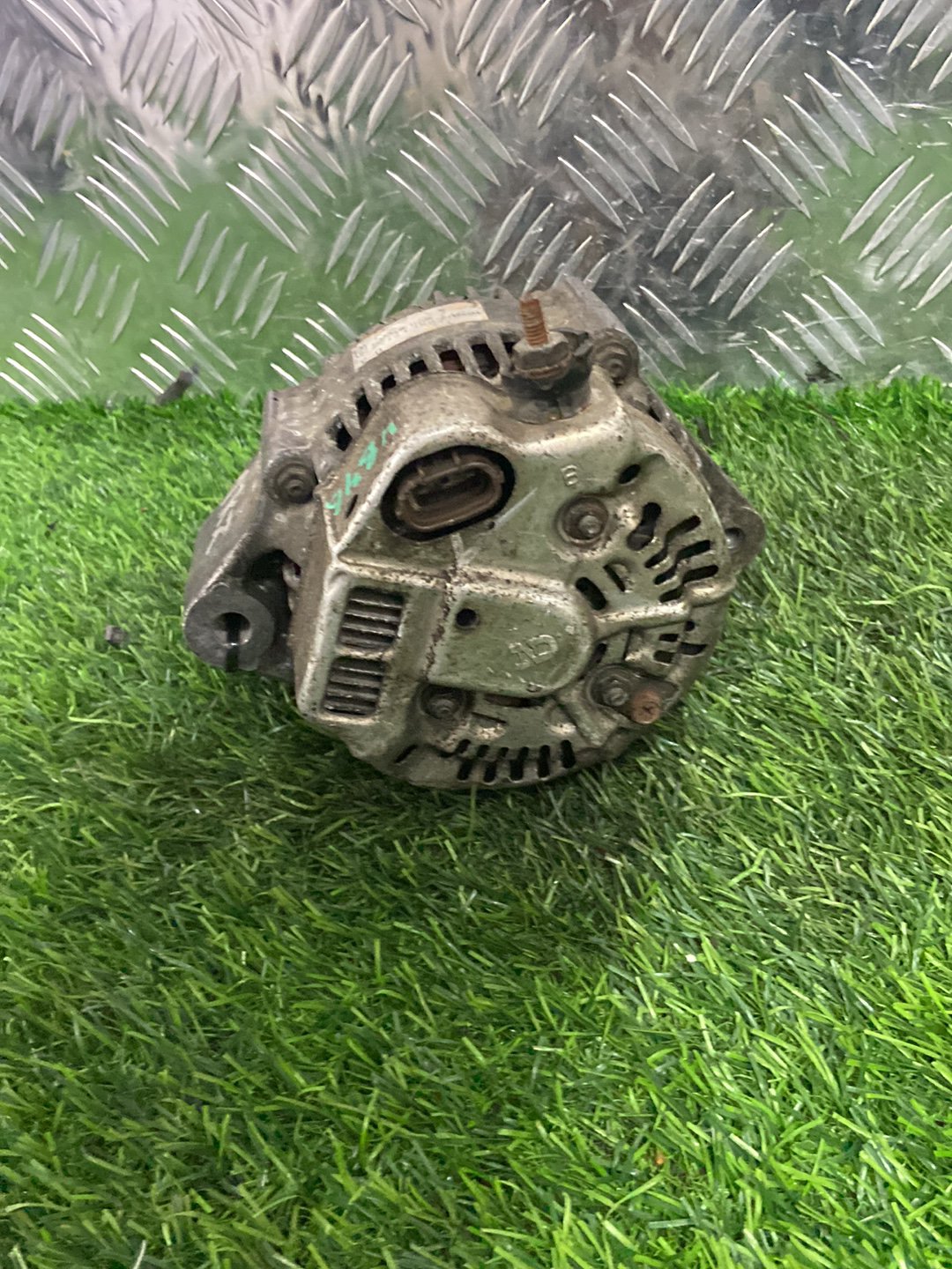 Toyota Hilux Alternator 2706067030