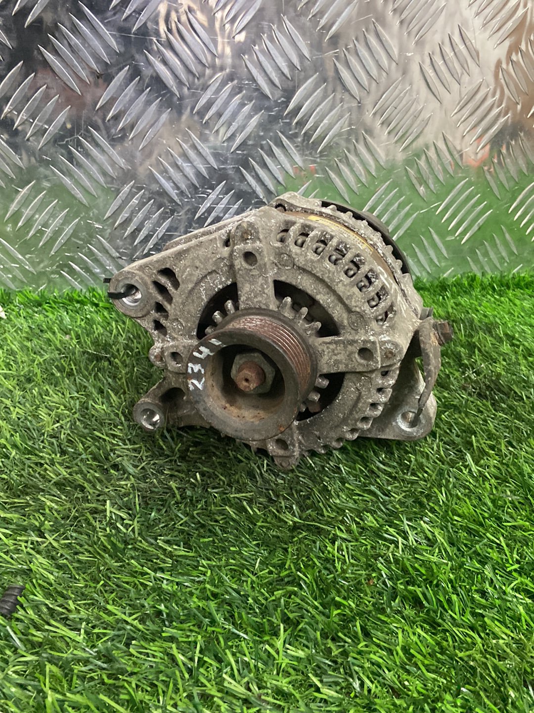 Toyota Hiace Alternator 2706075350
