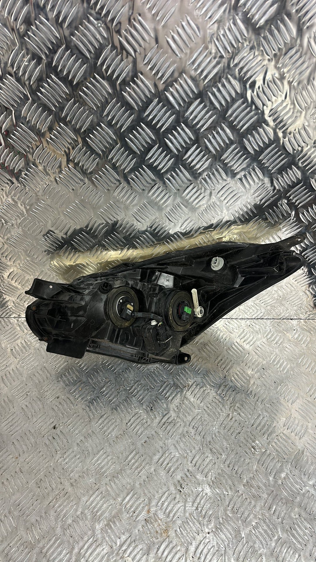 2003-2009 Toyota Wish ZNE10- Right Headlight PN: ICHIKOH 68-12