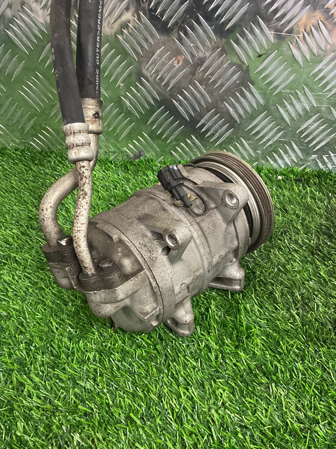 Nissan Caravan A/C Compressor 92600VW100