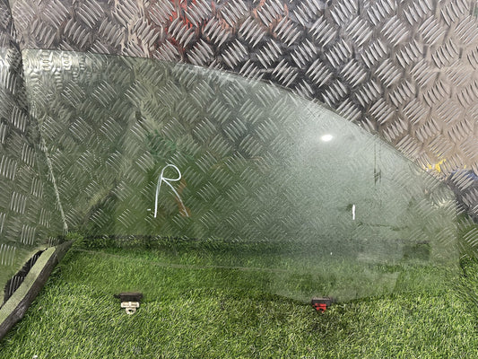 2004-2019 Toyota Hiace H200 - Right Front Door Glass PN: M2H3