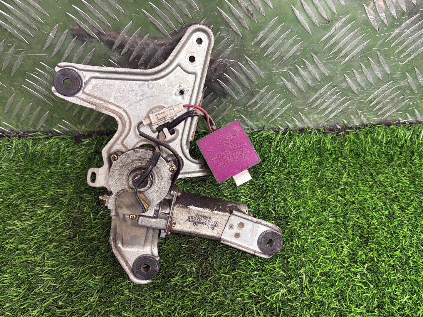 1996-2007 Toyota LiteAce Regius- Rear Wiper Motor PN: 85020-26020