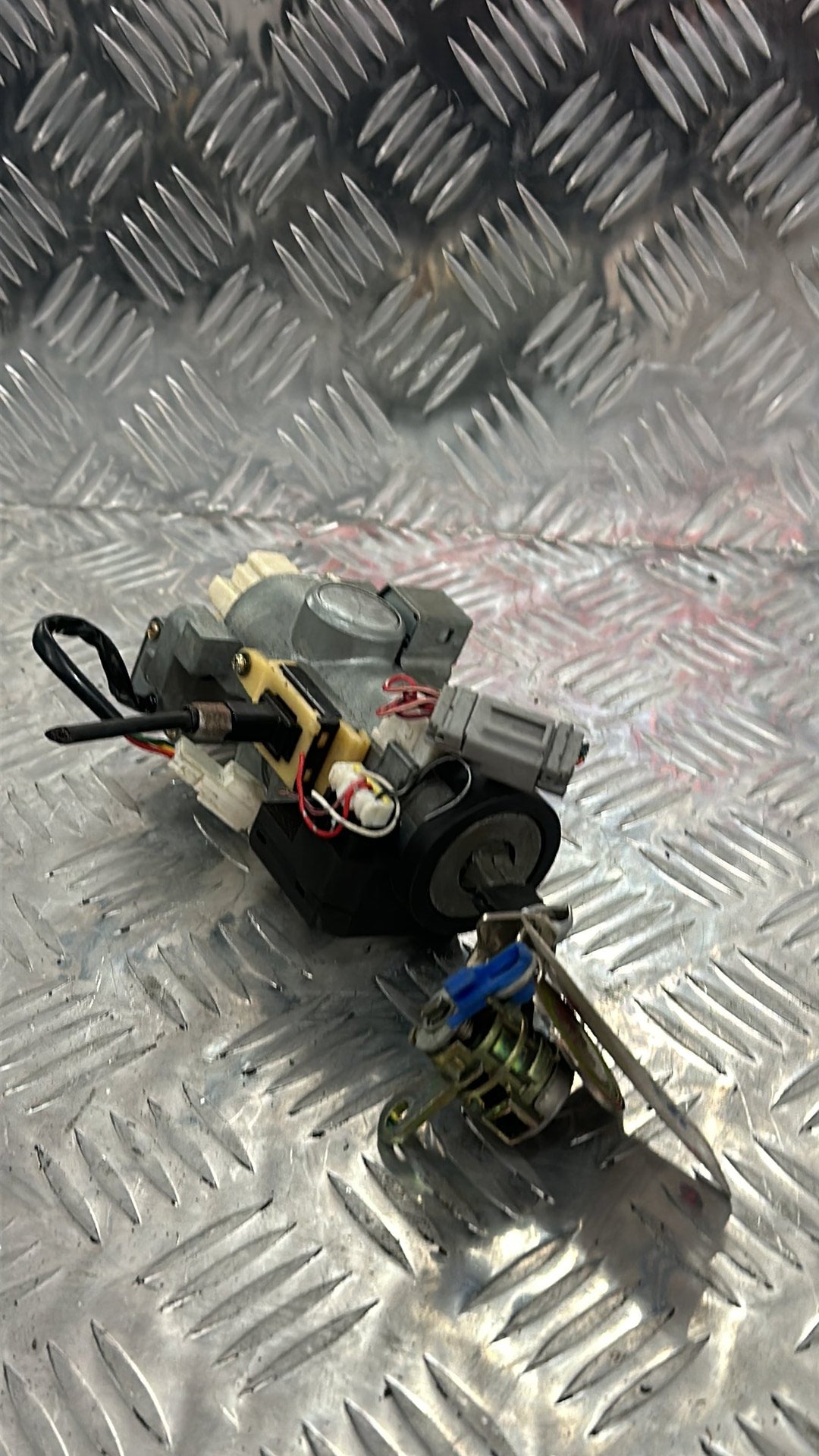 2002-2010 Nissan Elgrand NE51- Ignition With Key PN: AS-62
