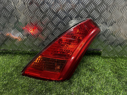 2002-2007 Nissan Murano Z50 - Right Taillight PN: KOITO 220-63779
