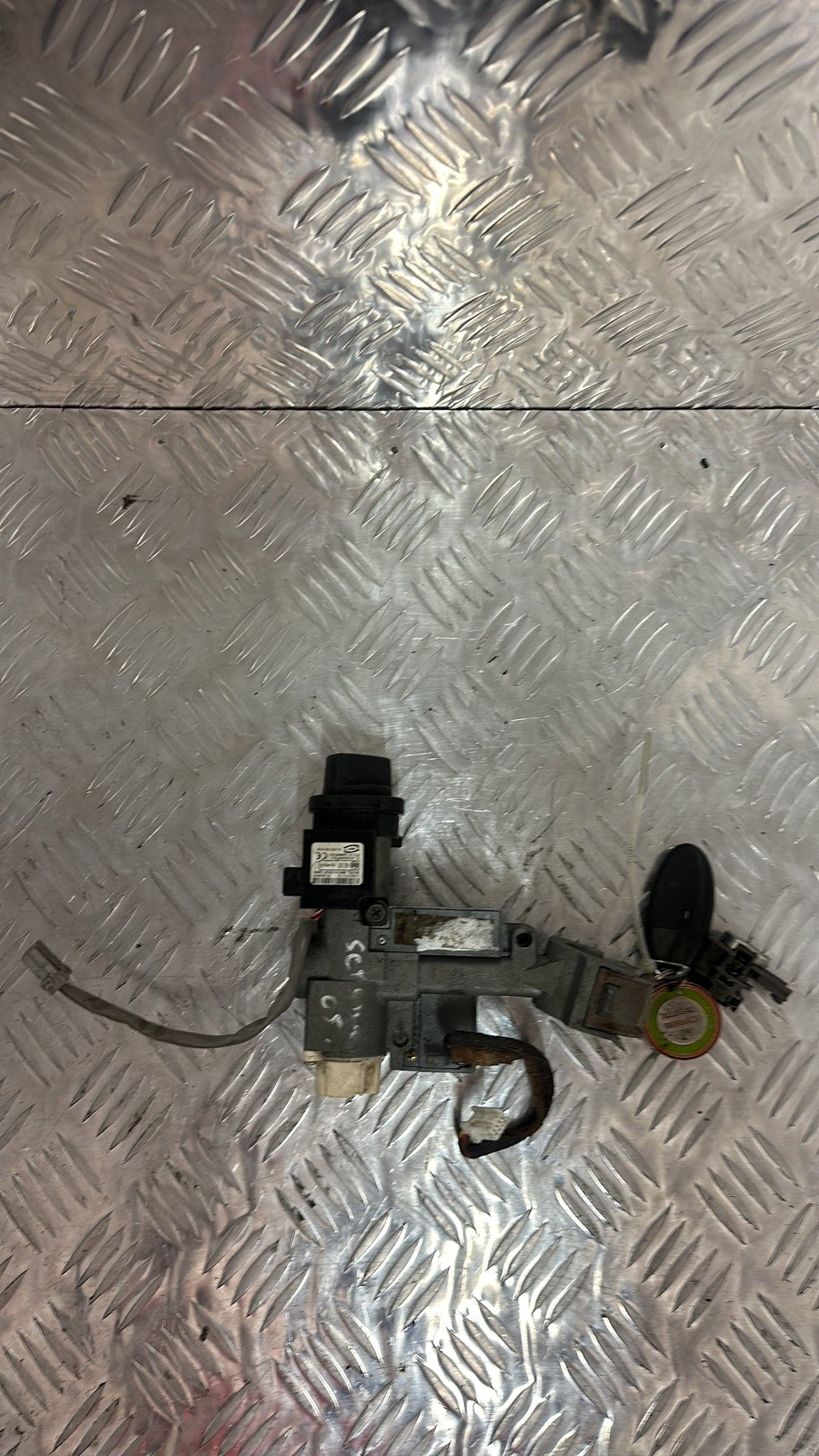 2005-2010 Nissan Serena C25- Ignition With Key PN: AS-07