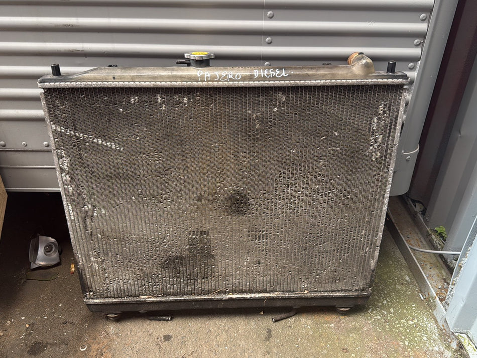 1999-2006 Mitsubishi Pajero V7*W- Radiator PN: