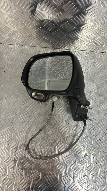 Toyota Noah Left Door Mirror 7 WIRES