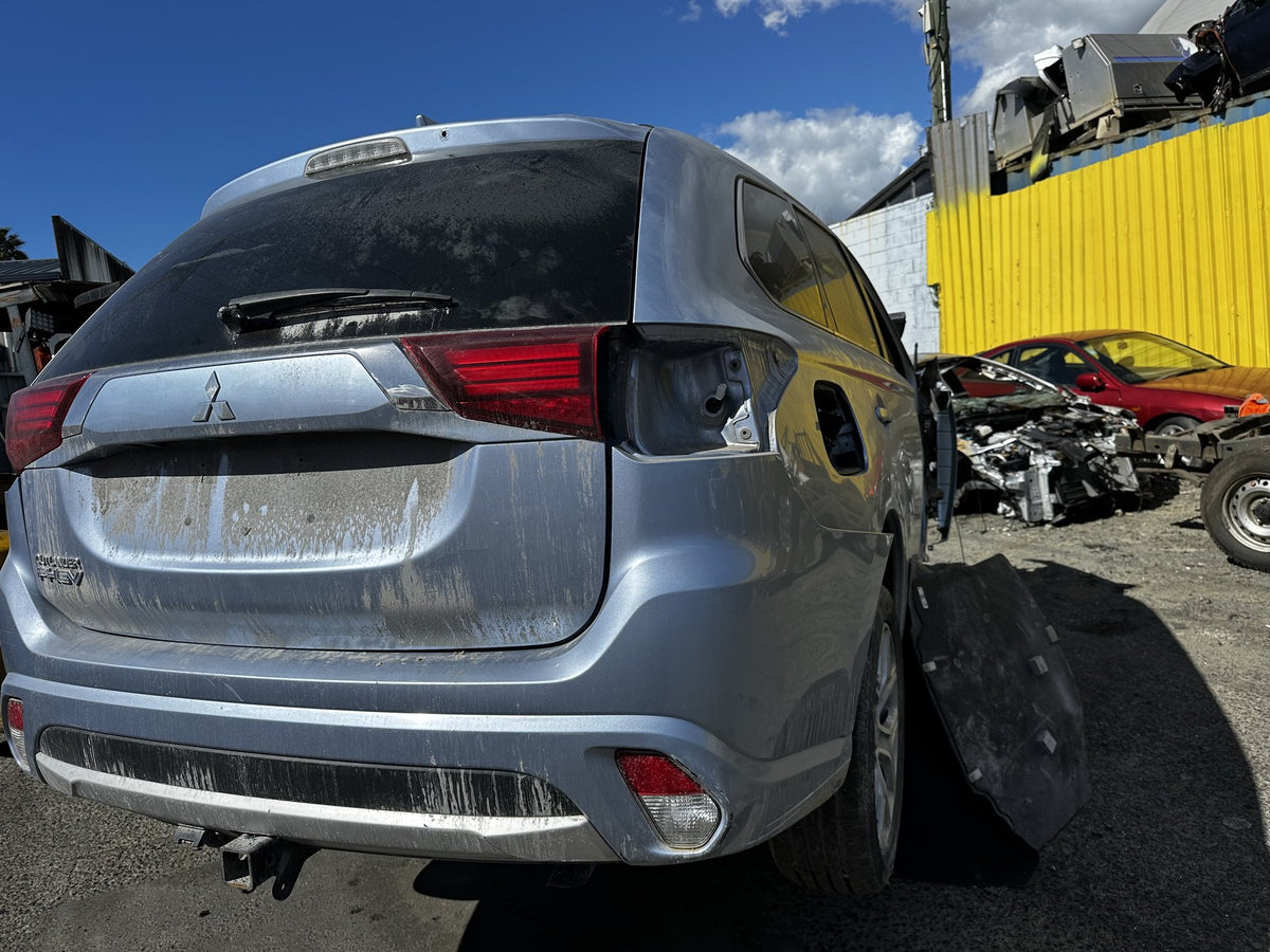 2015 Mitsubishi Outlander Exceed Tourer PHEV GG2W
