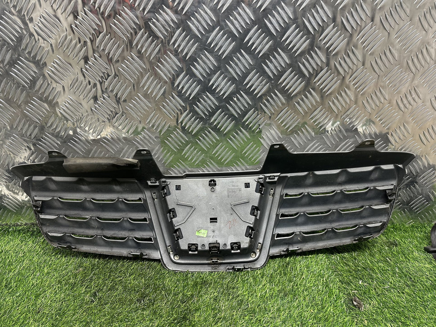 2006-2010 Nissan Dualis J10- Grille PN: