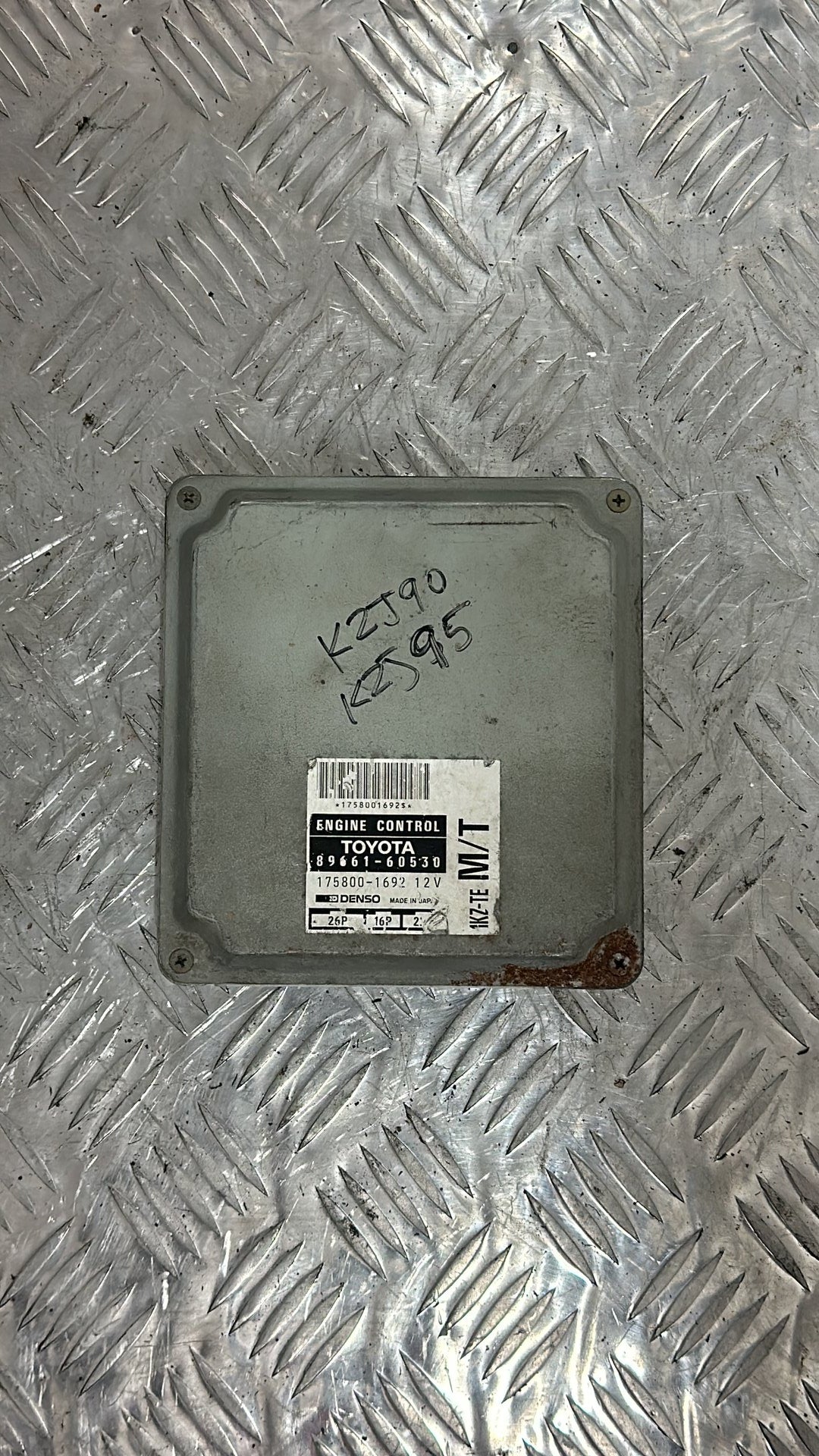 2000-2002 Toyota Land Cruiser ECU 89661-60530