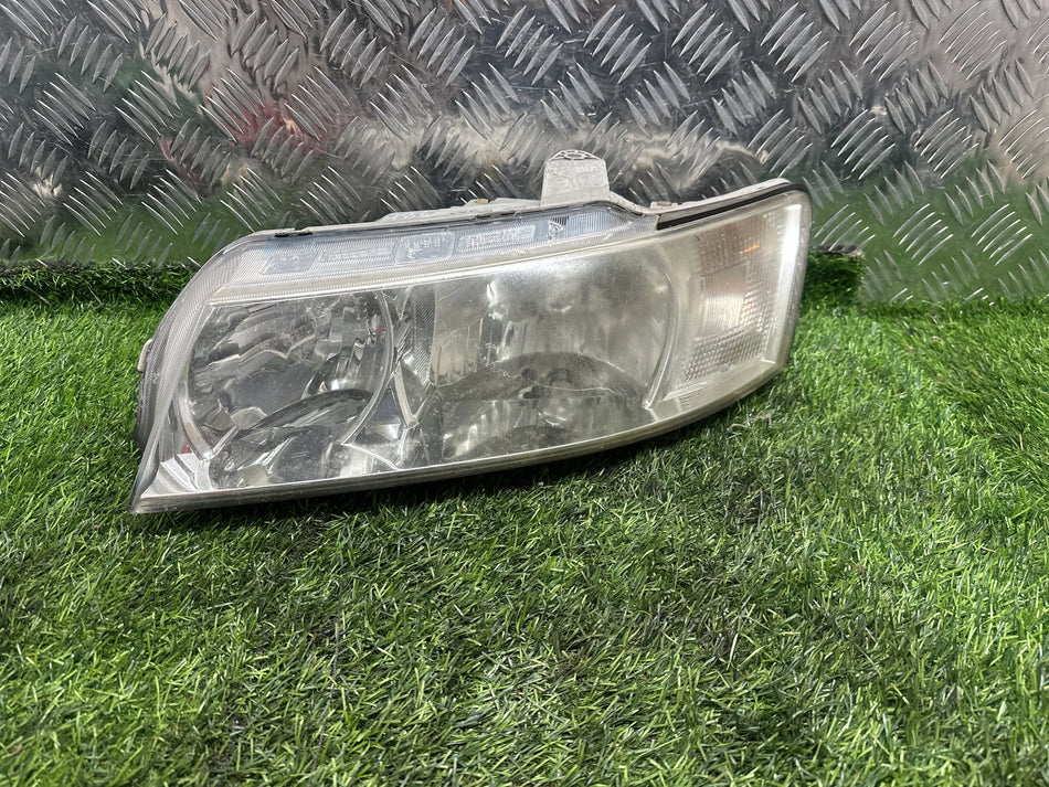 2006 Holden Commodore VZ - Left Headlight PN: 92122169