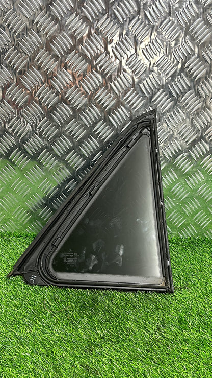 Mercedes-Benz GLE350d Left Rear Quarter Door Glass M2L5